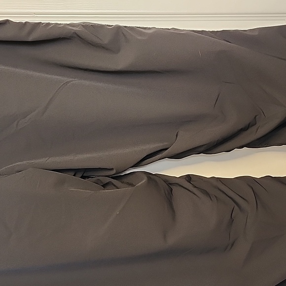 KIRKLAND LADIES ACTIVE  PANTS. - Picture 8 of 13